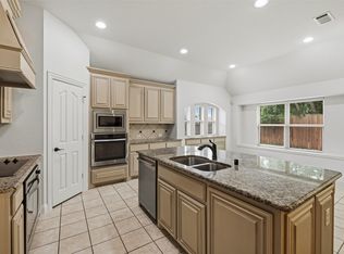 513 Harvest Trl, Midlothian, TX 76065
