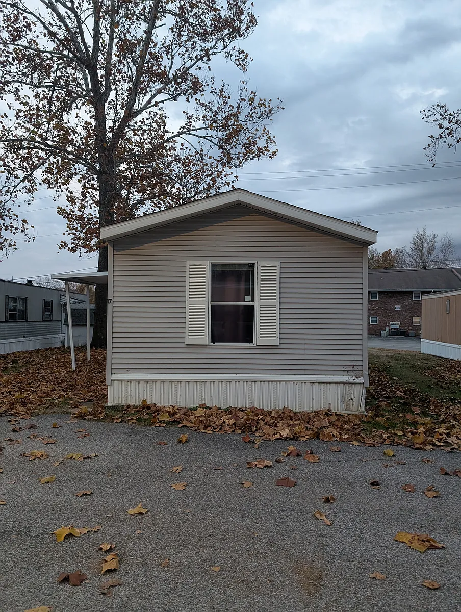 Building Photo - 1351 N 2nd St #16