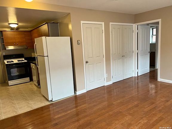 2nd image of 14037 Cherry Ave APT 4C