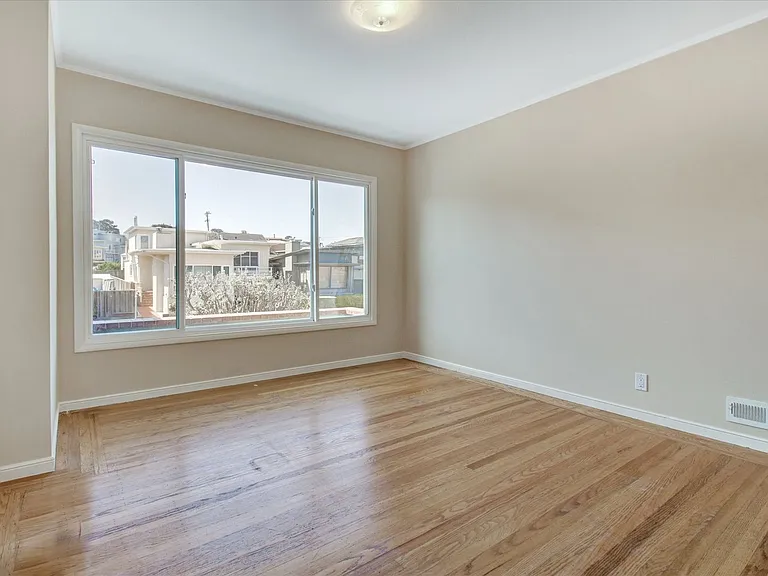 14 Castlemont Ave — Photo 14