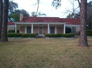 211 E 5th St, Adel, GA 31620