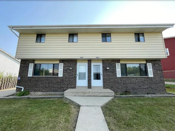 8543 W Fairy Chasm Dr, Milwaukee, WI 53224