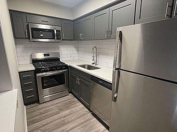 4th image of 4235 Walnut St