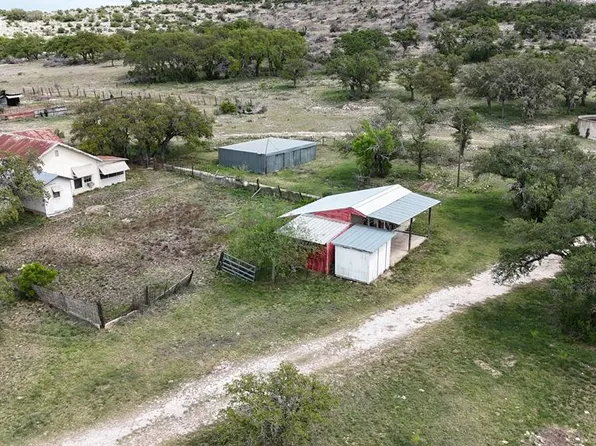 10347 Fm 674, Rocksprings, TX 78880