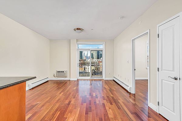 1st image of 10-30 Jackson Ave #4C