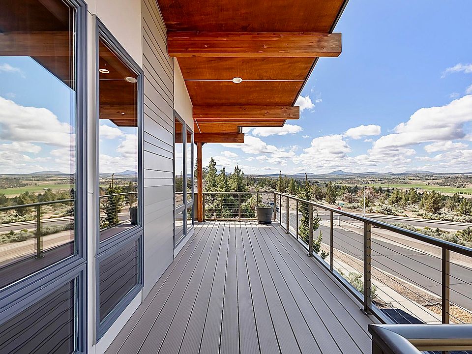 1st image of 454 SE Manzanita Dr