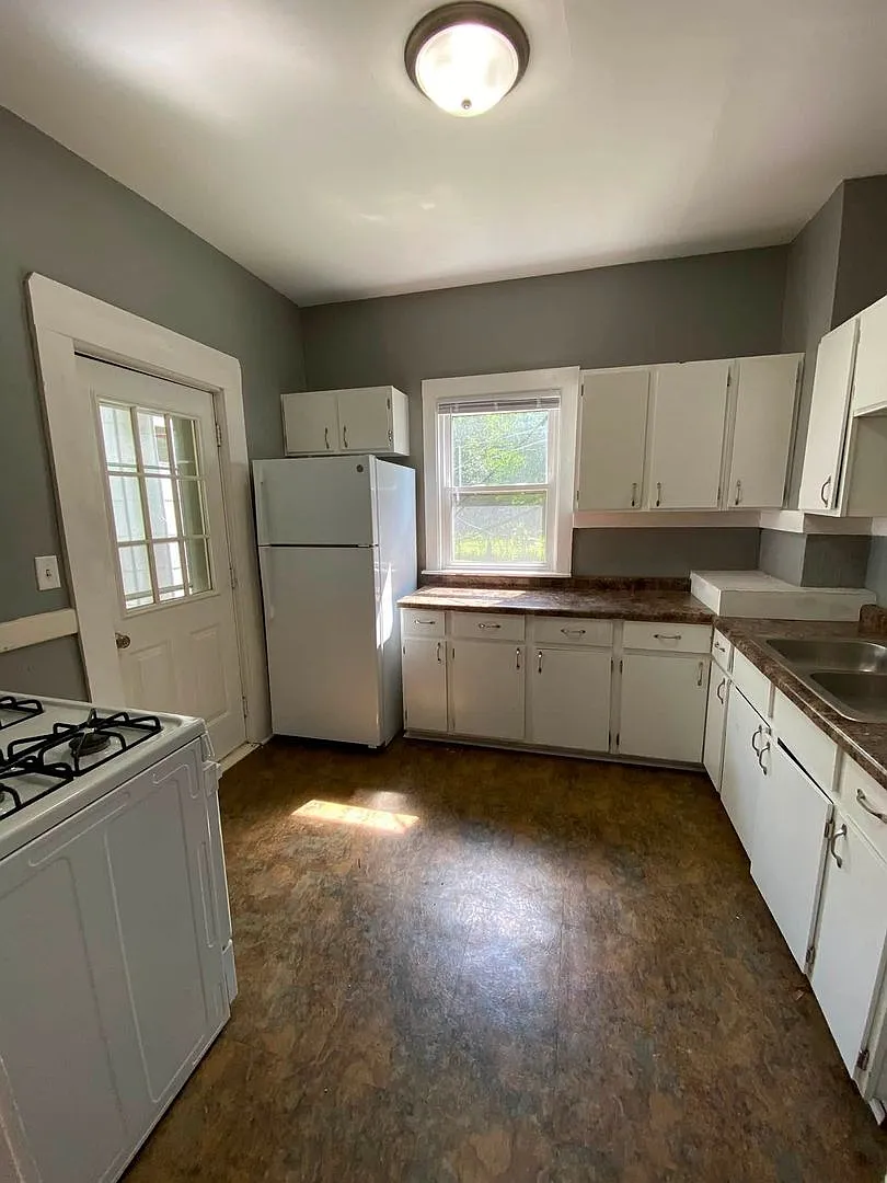2209 & 2211 Farnam St — Photo 3