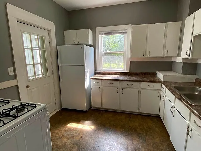 2209 Farnam St — Photo 3