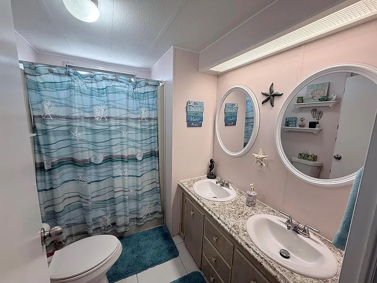 225 W 2nd Ct — Photo 5