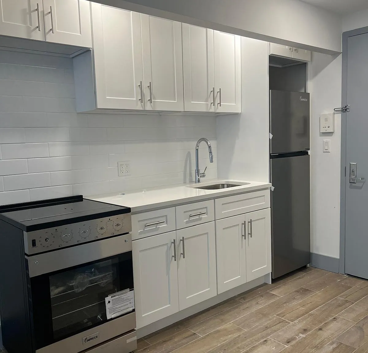 1 bed, 700 sqft, $2,762 — Photo 1