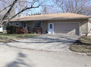 111 Wolf St, Walnut, IL 61376