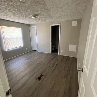 3 bed, $995 — Photo 1