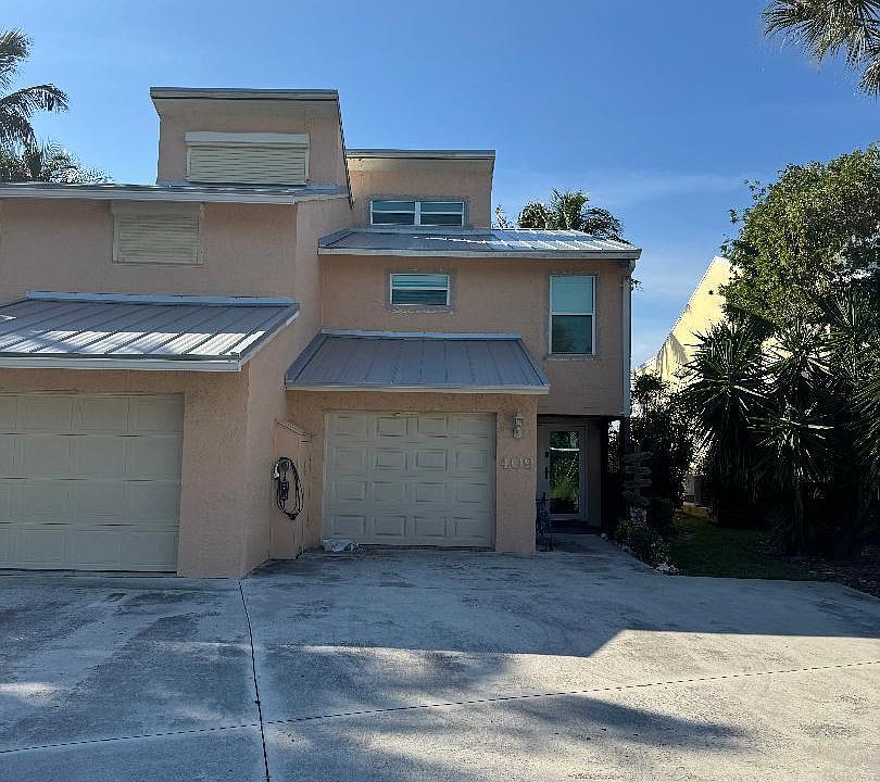 1st image of 409 Fernandina St