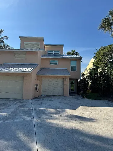 409 Fernandina St Photo 1