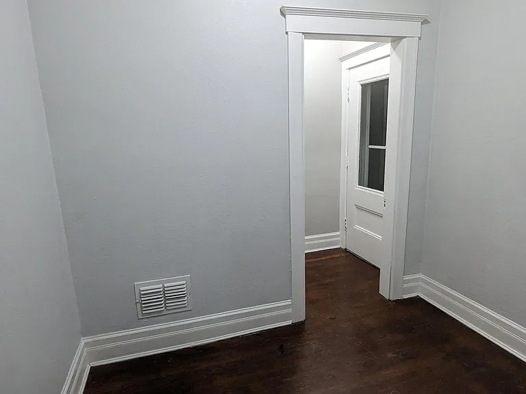534 Holbrook St #1 — Photo 7