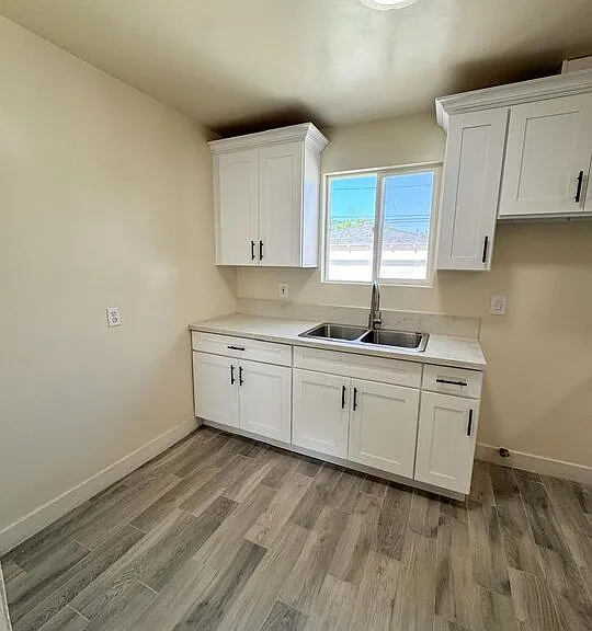 1223 Maple St — Photo 8