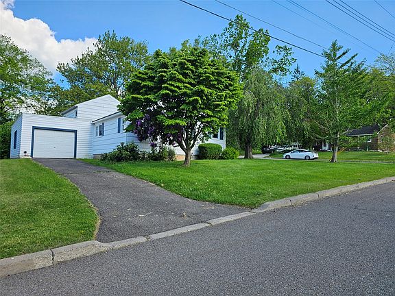 4th image of 23 Bradley St