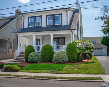 16 Alger Ave, Hasbrouck Heights, NJ, 07604
