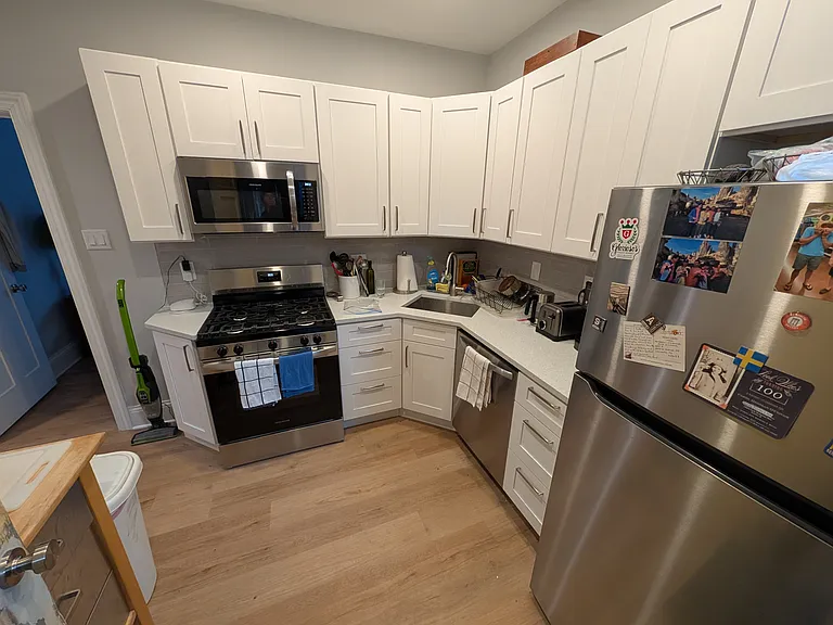 1301 W Roscoe St #1 — Photo 11
