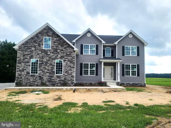 202 Waterside Dr, Felton, DE 19943