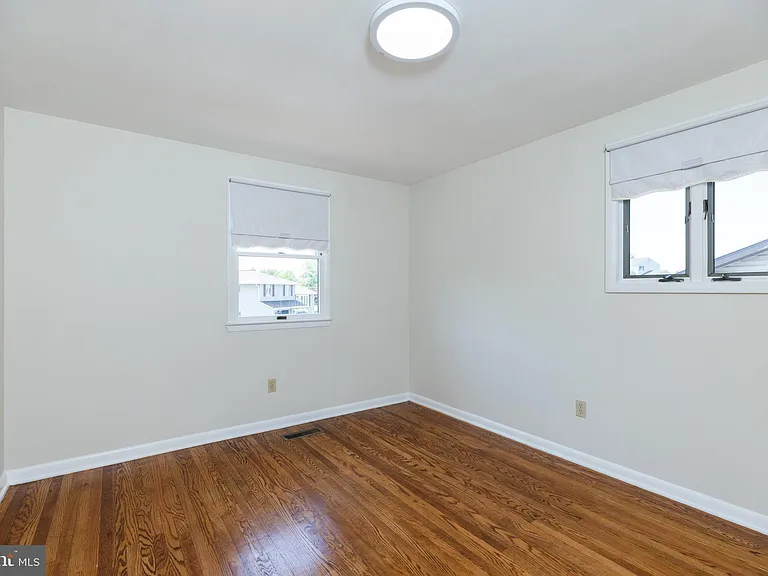 6013 Madeline Dr — Photo 27