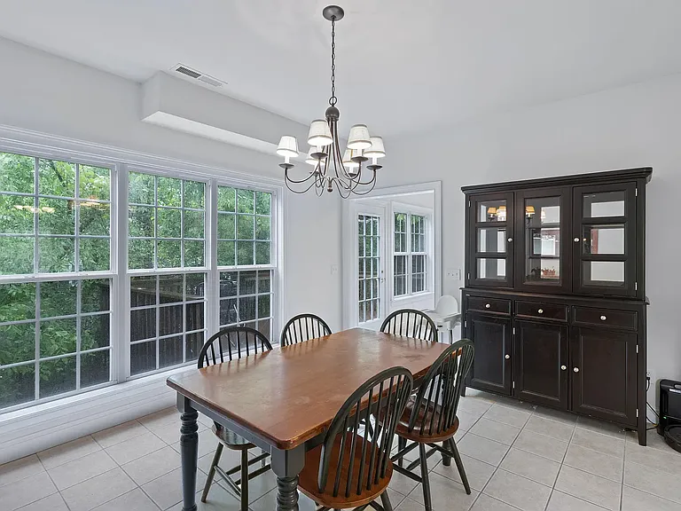 1362 Springview Dr — Photo 8