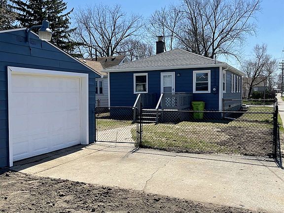 4th image of 17803 Tennyson St