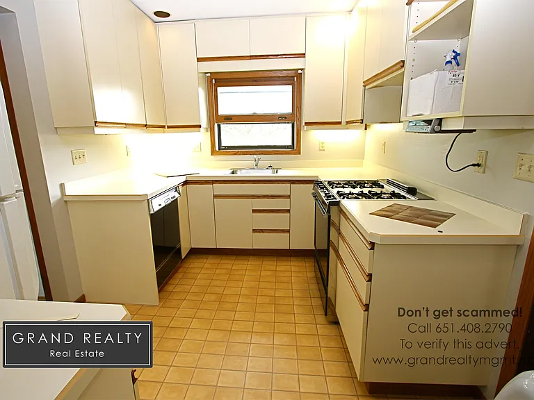 1622 Sherburne Ave #1 — Photo 2