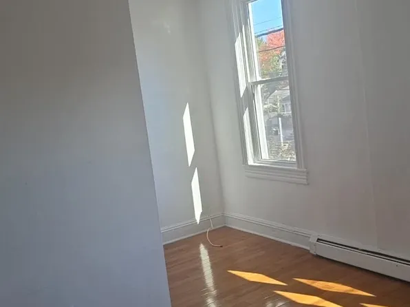 549 Avenue East image 11 of 15