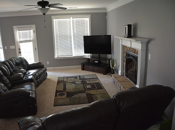 4th image of 319 Brentford Ave