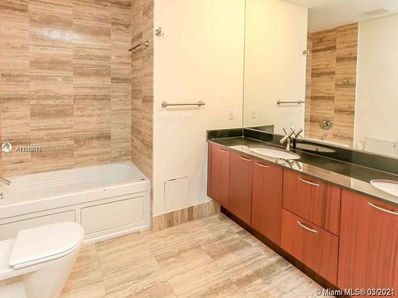 5th image of 15901 Collins Ave APT 905