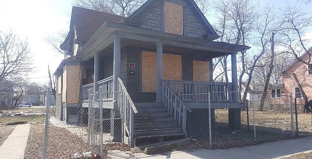 1st image of 25 E 118th Pl