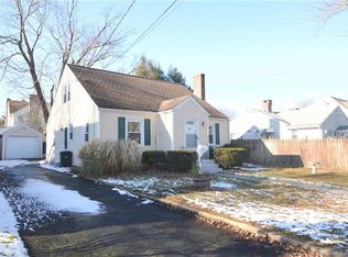 140 Courtland Hill St, Stamford, CT 06906