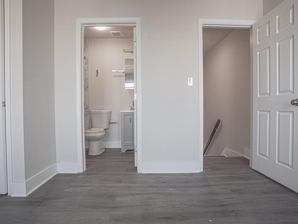 1st image of 3122 N Chadwick St #1