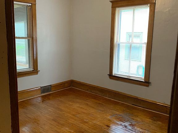 3rd image of 226 Gramercy Ave