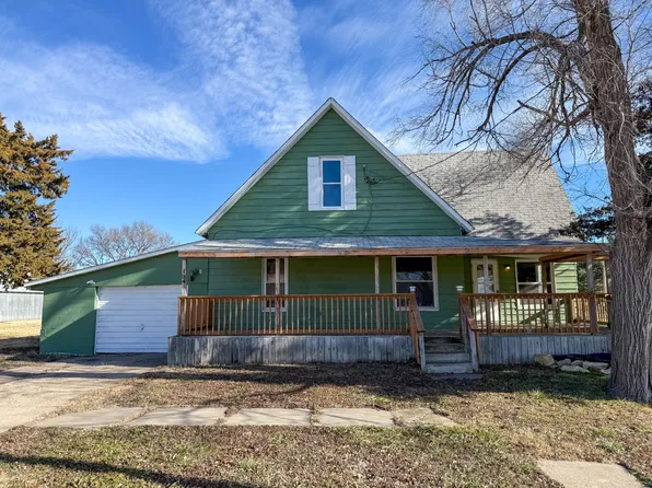 134 S Oak St, Osborne, KS 67473