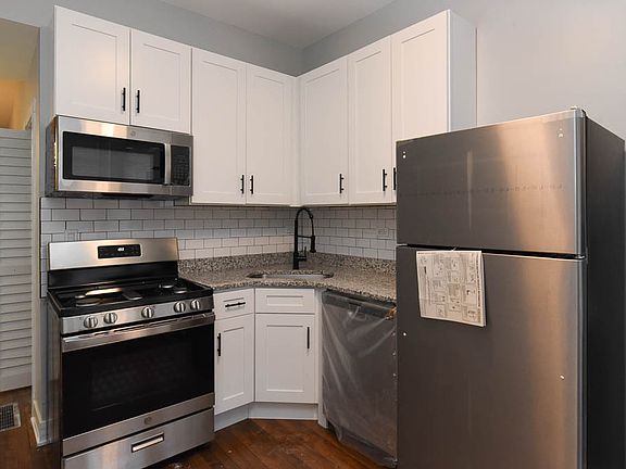 2nd image of 1922 N Wilmot Ave #R3