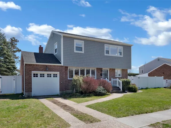 34 Silber Avenue, Bethpage, NY 11714