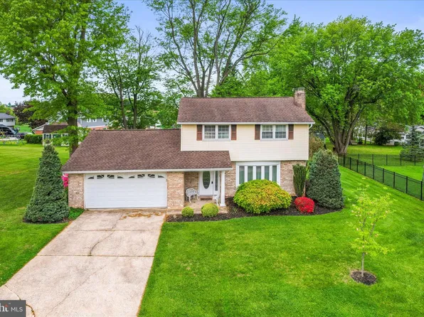 1884 Ebony Dr, York, PA 17402