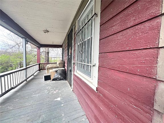 3rd image of 5533 Prospect Ave