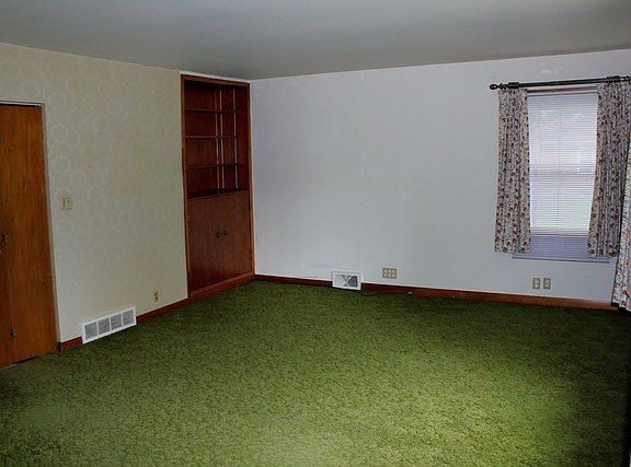 4th image of 1519 E Hickory St
