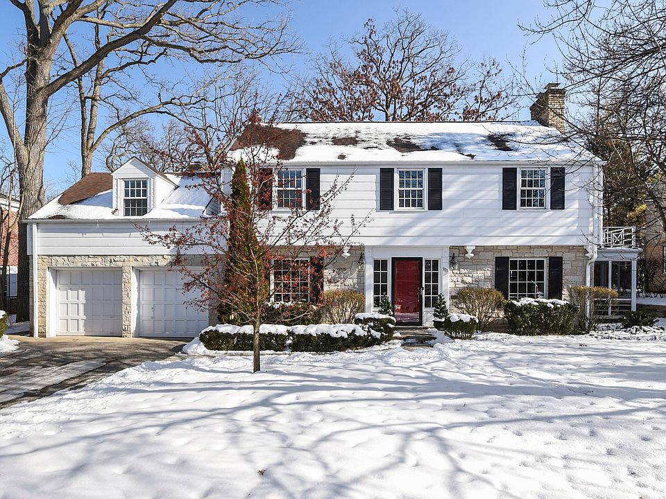 1st image of 925 Forest Glen Dr E