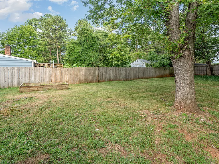 2812 Olde Whitehall Rd — Photo 30