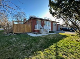 3527 The Credit Woodlands, Mississauga, ON L5C 2K7