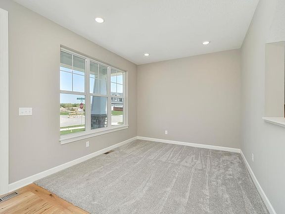 4th image of 11553 Lakewood Dr NE