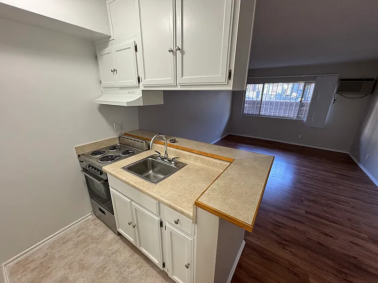 La Mirada Aparments — Photo 11