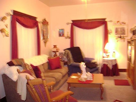2nd image of 712 N Water St