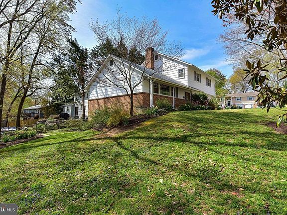 2nd image of 3012 Battersea Ln