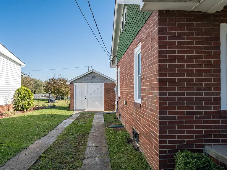 1117 Fairview Ave — Photo 6
