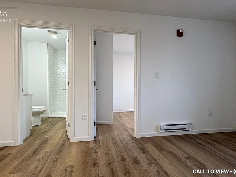 244 King St #212 — Photo 4